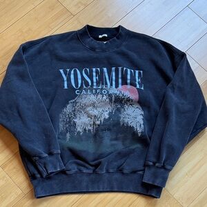 Abercrombie & Fitch crew neck